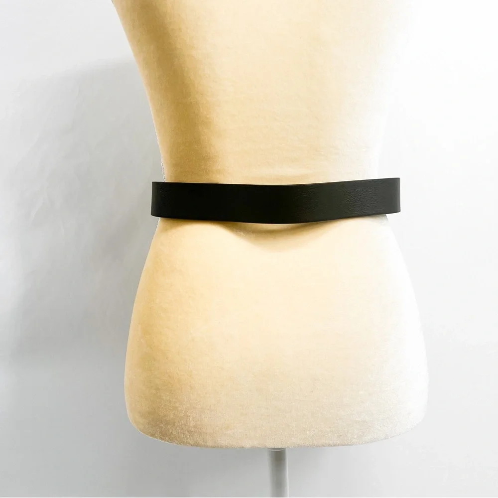 BRANDY MELVILLE BLACK FAUX LEATHER SILVER HEART BELT - Picture 9 of 11